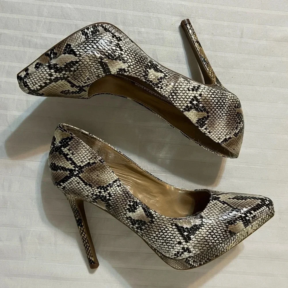 Report Tashi Faux Leather Snakeskin textured Stiletto Heel SZ 8